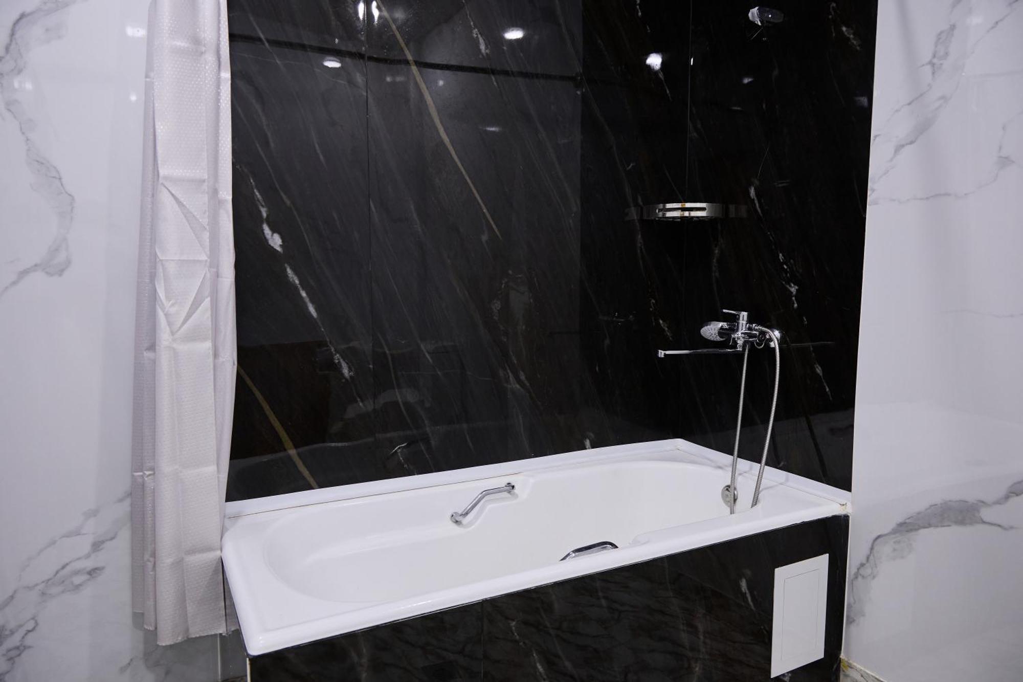 Art Garden Hotel Tashkent Room photo